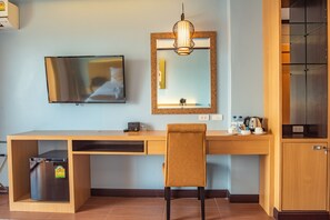 In-room safe, desk, blackout drapes, free WiFi - The LD Pattaya (Pattaya)