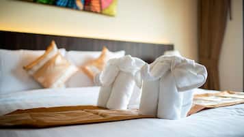 Superior Room (King) | 1 bedroom, in-room safe, desk, blackout curtains