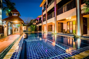 3 outdoor pools, open 8:00 AM to 9:00 PM, pool umbrellas, pool loungers - The LD Pattaya (Pattaya)