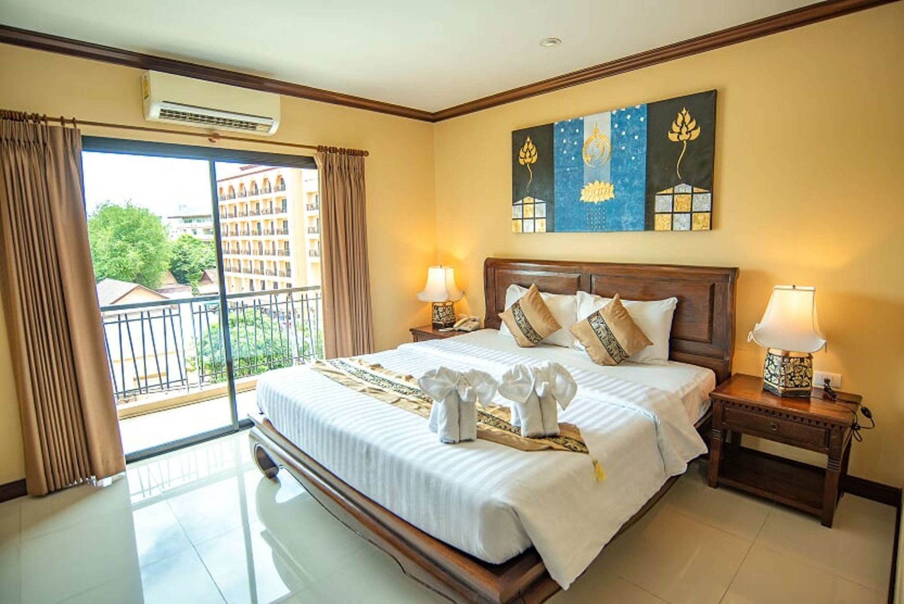 In-room safe, desk, blackout curtains, free WiFi