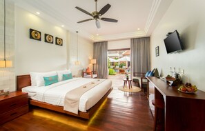 Minibar, in-room safe, desk, soundproofing