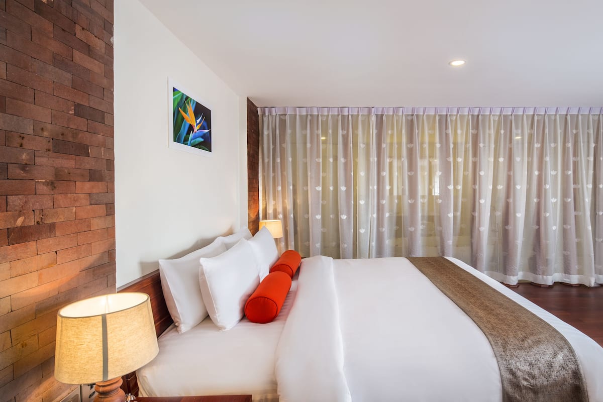 Anusa Suite | Minibar, in-room safe, desk, soundproofing