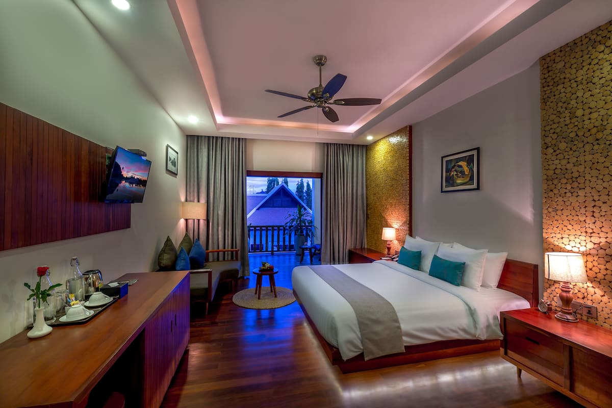 Minibar, in-room safe, desk, soundproofing