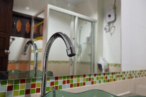 Free toiletries, towels