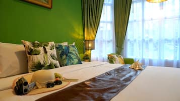 Deluxe Studio Suite, Bathtub | In-room safe, free WiFi, bed sheets
