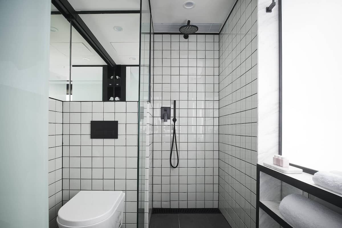 TRIBE Room with City View | In-room safe, desk, blackout curtains, soundproofing
