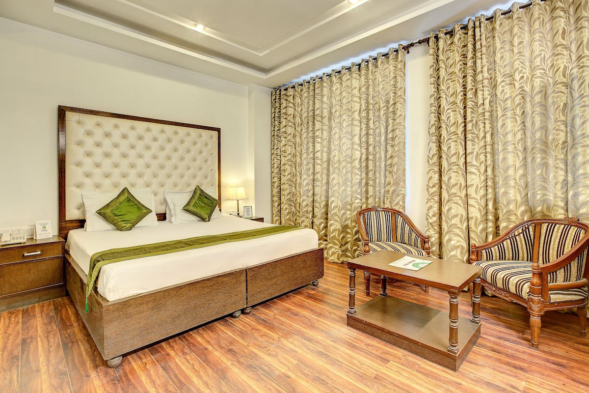 Deluxe Room | 1 bedroom, desk, free WiFi