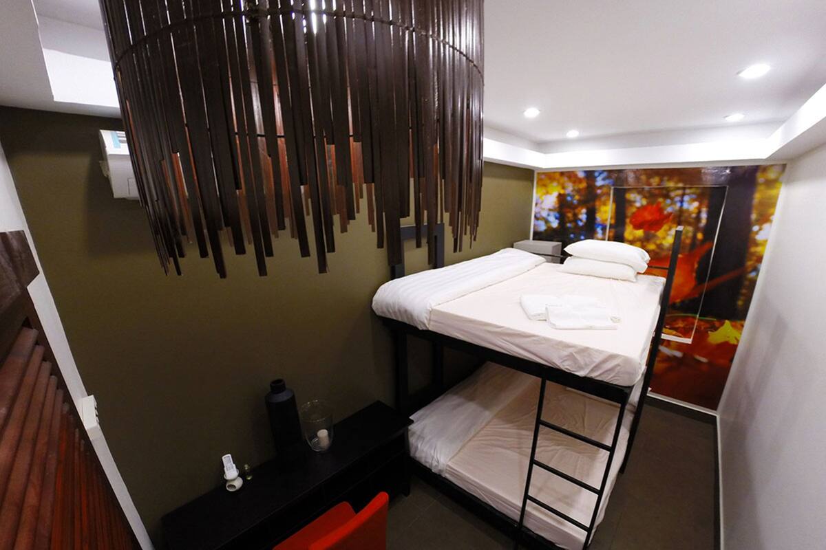 Habitación, dormitorio mixto (Double Bed in 2-Bed Room 2) | Caja fuerte, escritorio, wifi gratis