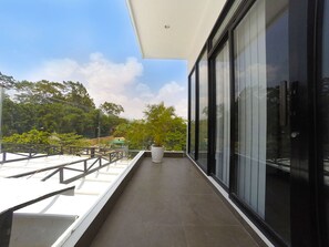 VIP Private Room | Balcony