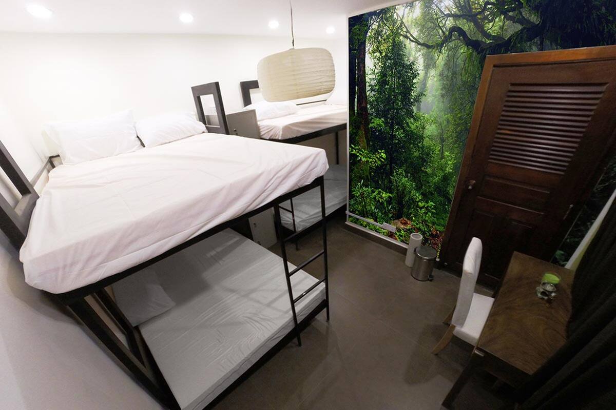 In-room safe, desk, free WiFi