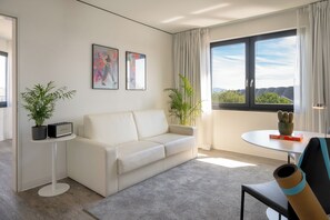 The Loft (2+2) | Minibar, safe på rommet, skrivebord og blendingsgardiner