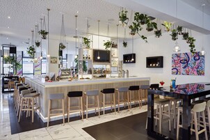 Bar (in der Unterkunft)
