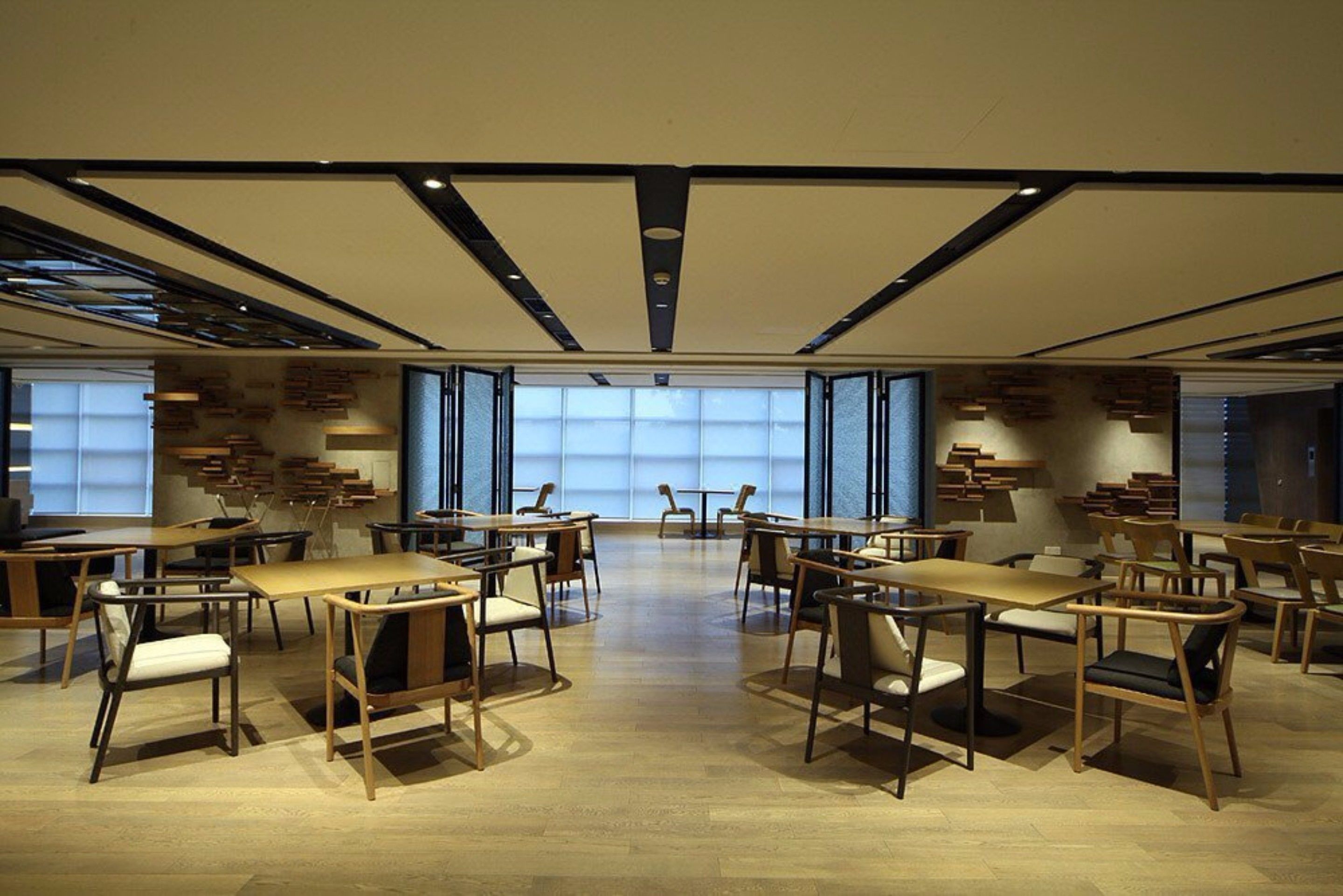 breakfast, lunch and dinner served