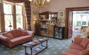 Bar (on property) -  Ravenscourt Guest House (Grantown-on-Spey)