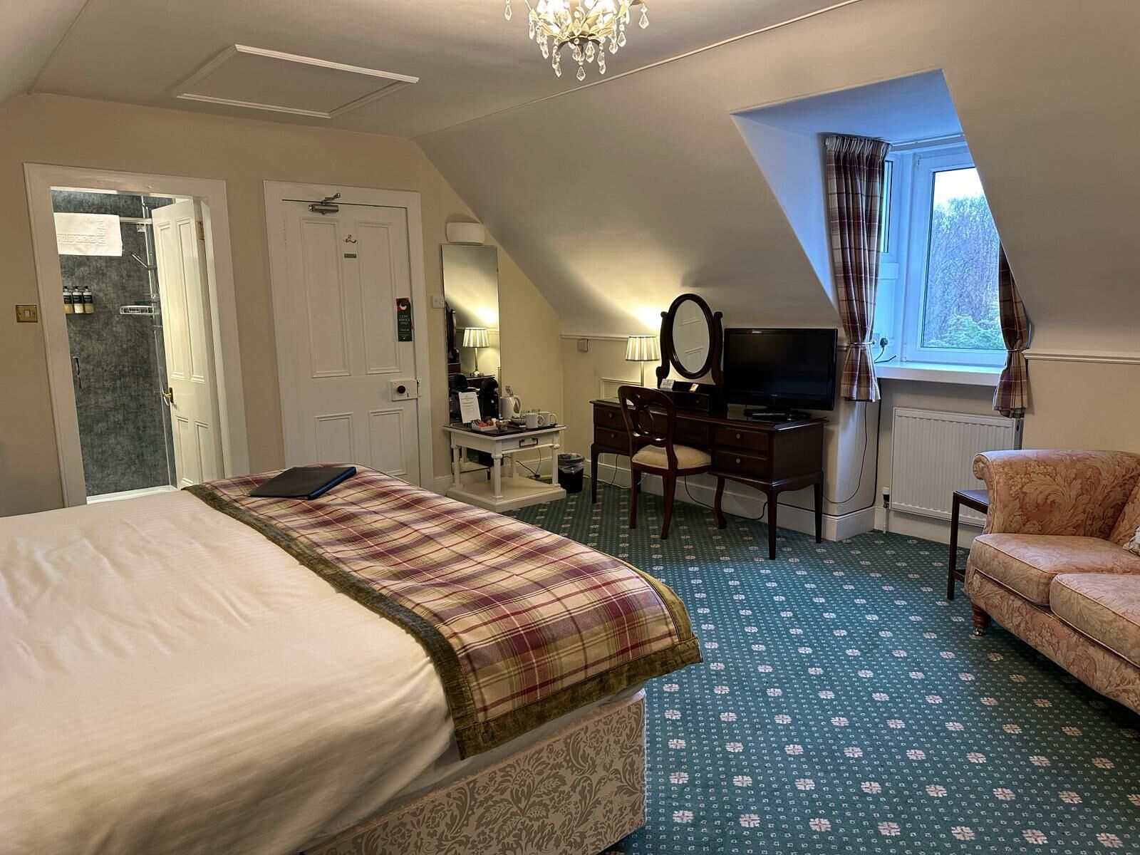 Fer et planche à repasser, draps fournis