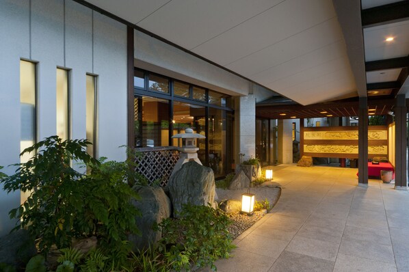 Front of property - evening/night - Tatsunokuchi Onsen Tagawa Ryusenkaku (Nomi)