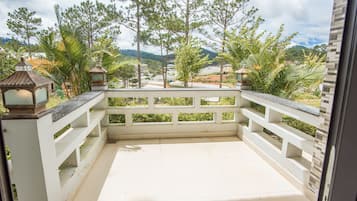 Family Room | Terrace/patio