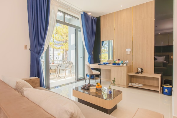 Premier Room