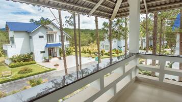 Family Room | Terrace/patio