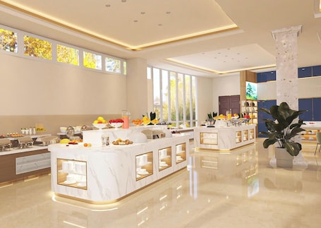 Breakfast, lunch and dinner served . Tea Resort Dalat