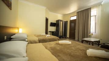 Superior Family Room | In-room safe, soundproofing, iron/ironing board, free cribs/infant beds
