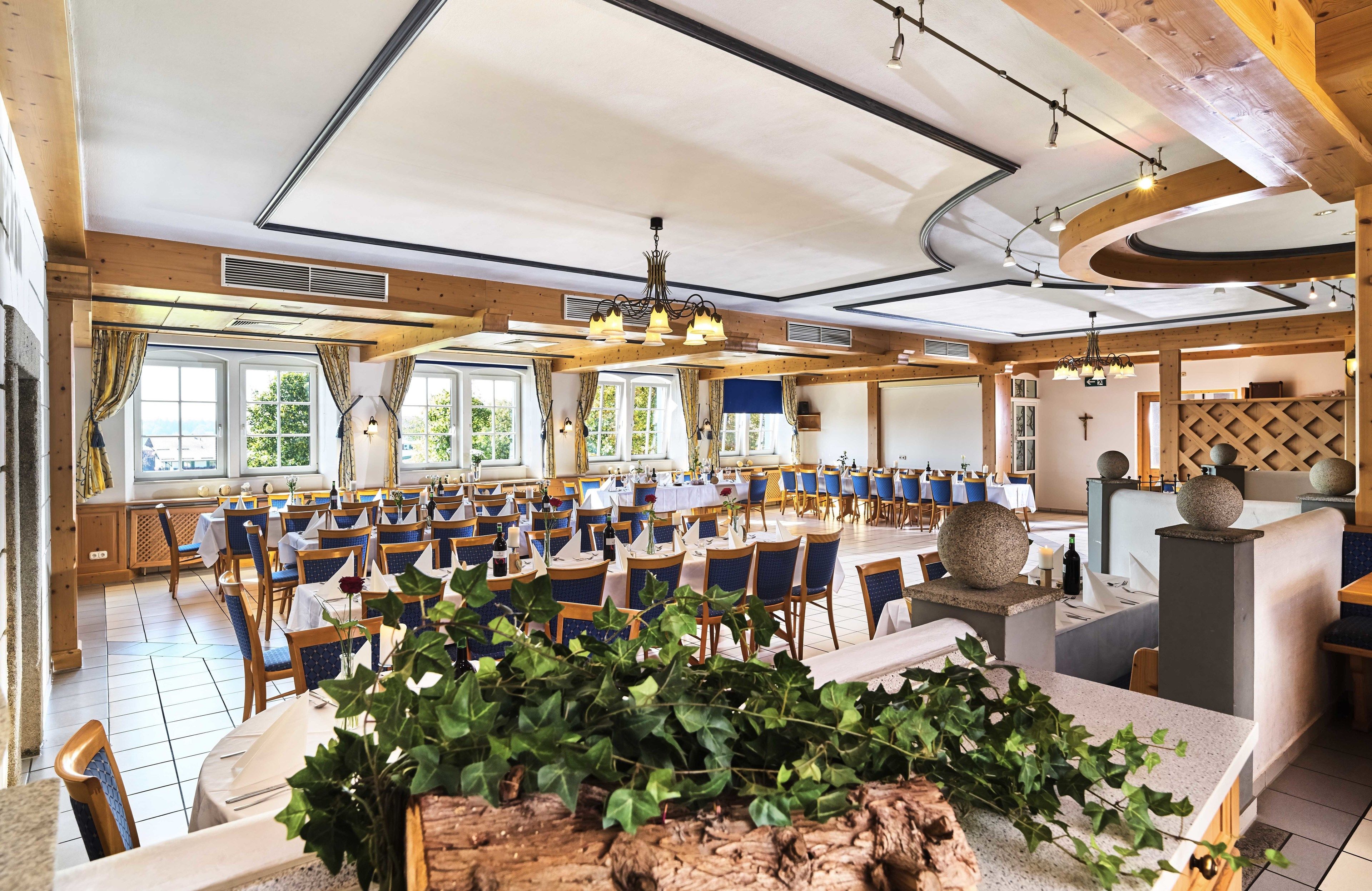 lunch and dinner served, regional cuisine