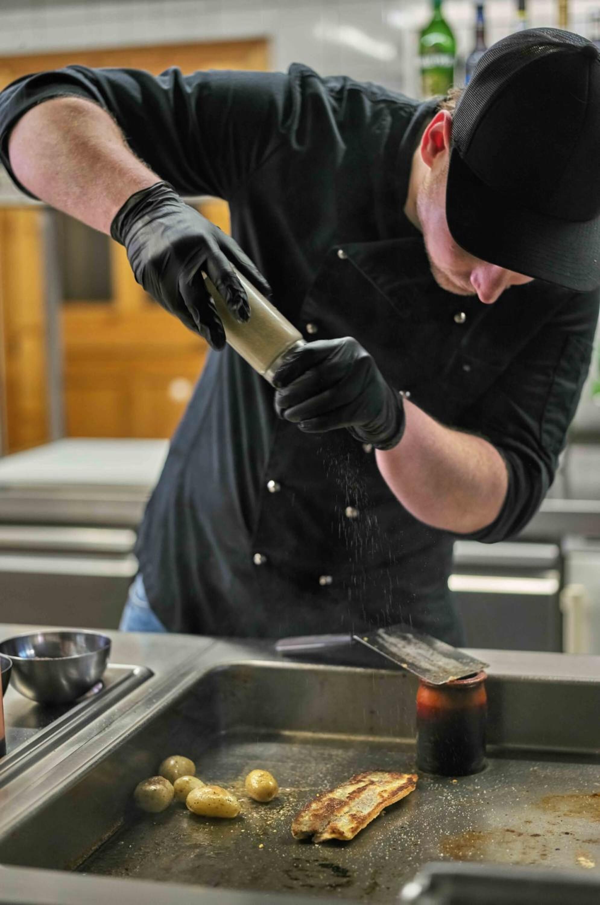 lunch and dinner served, regional cuisine