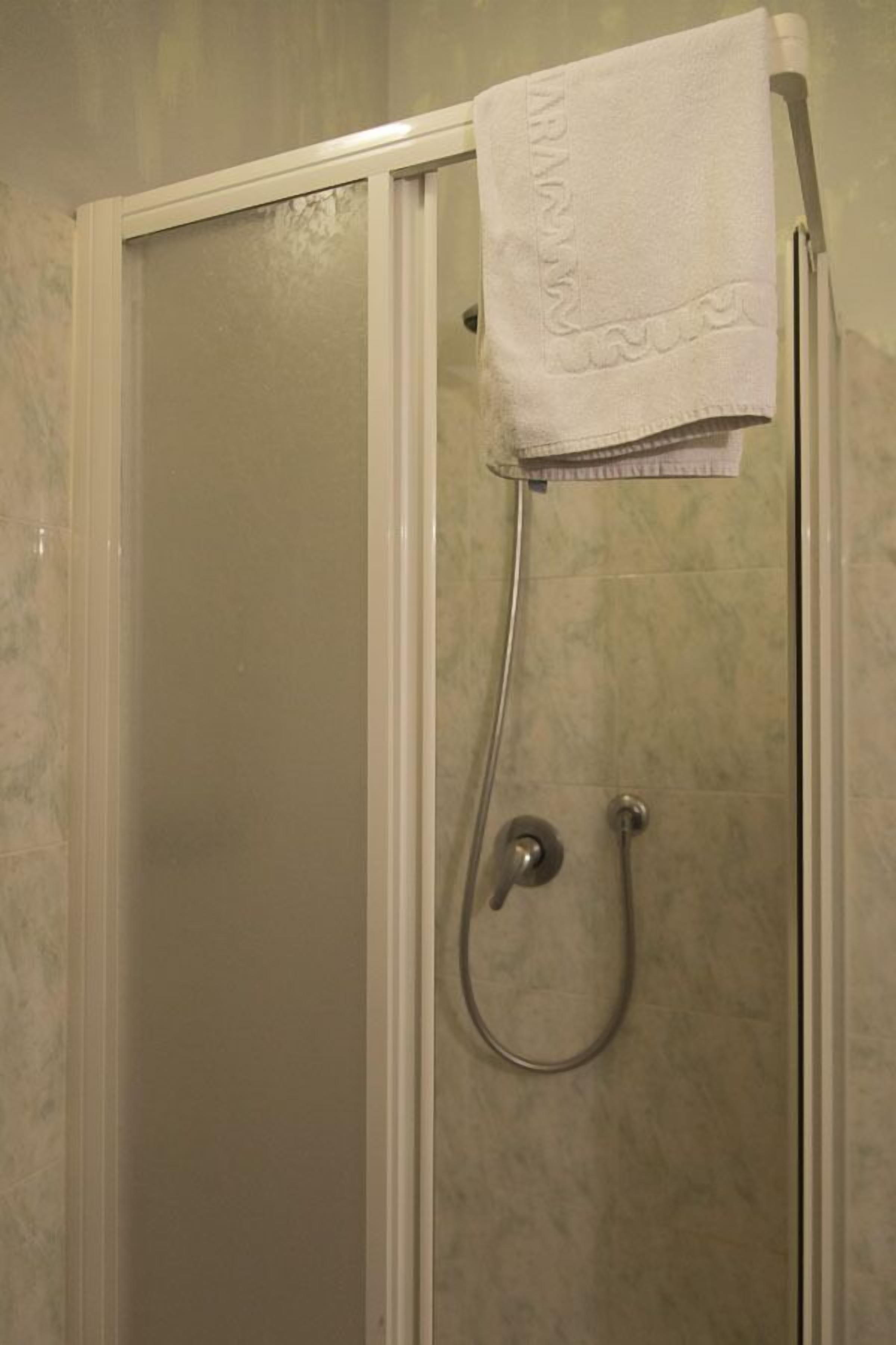 Shower, free toiletries, hair dryer, bidet