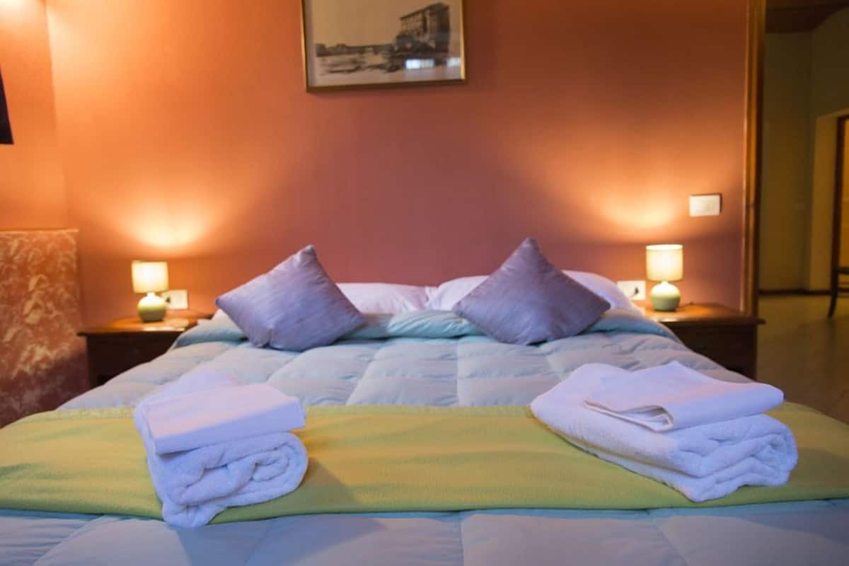 Double or Twin Room | Free WiFi, bed sheets