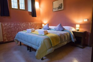 Free WiFi, bed sheets - Florence Decamerone B&B (Florence)