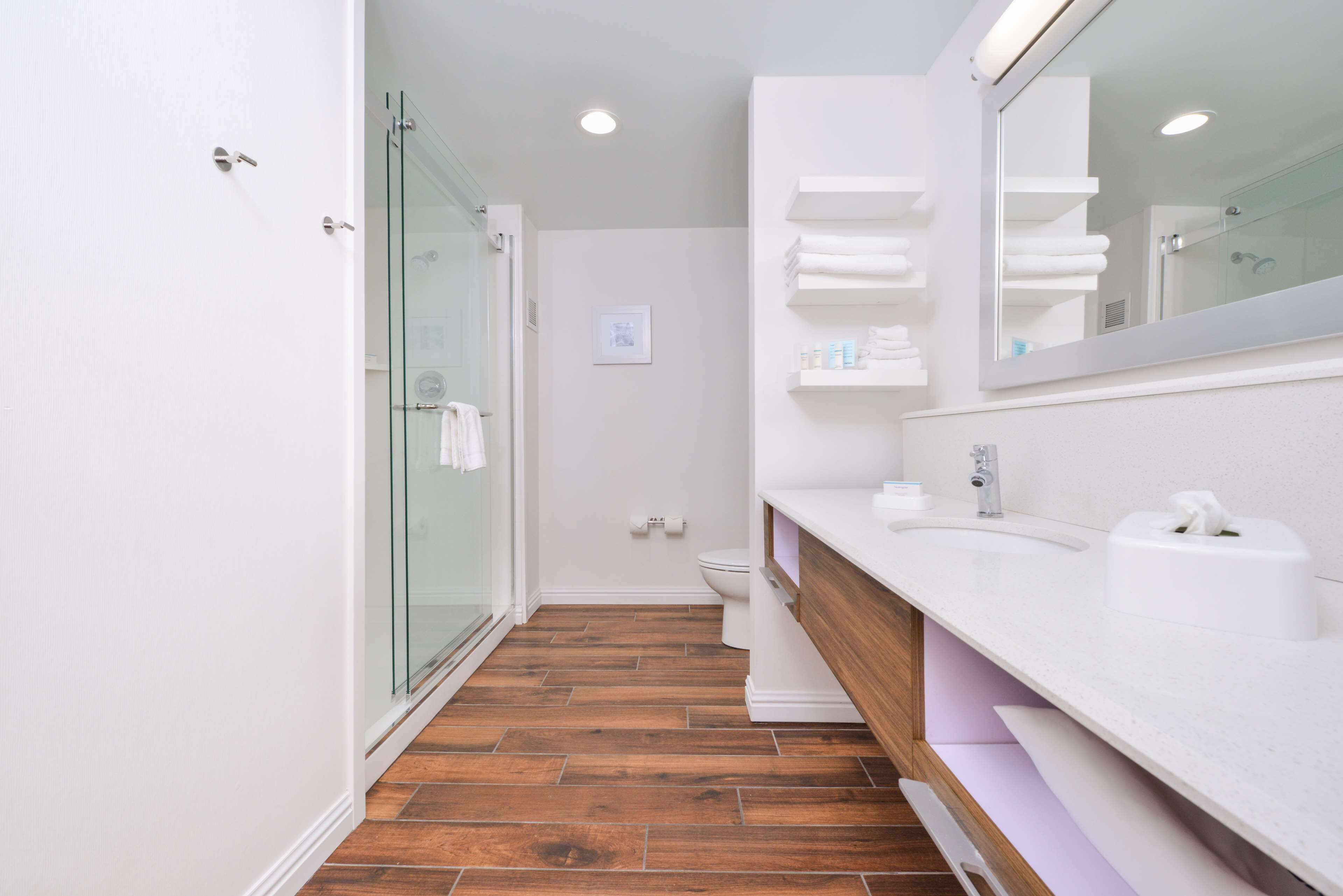 free toiletries, towels