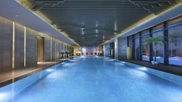 Indendørs pool