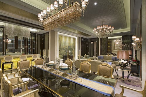 Presidential Suite | Living area