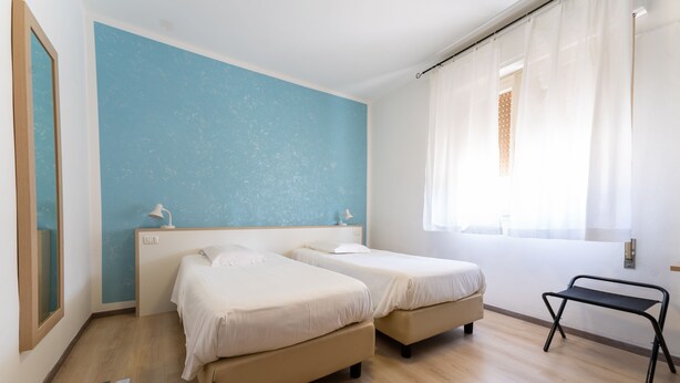 Double Room | Kalis bunyi, katil bayi/kot (surcaj), Wi-fi percuma, cadar katil 