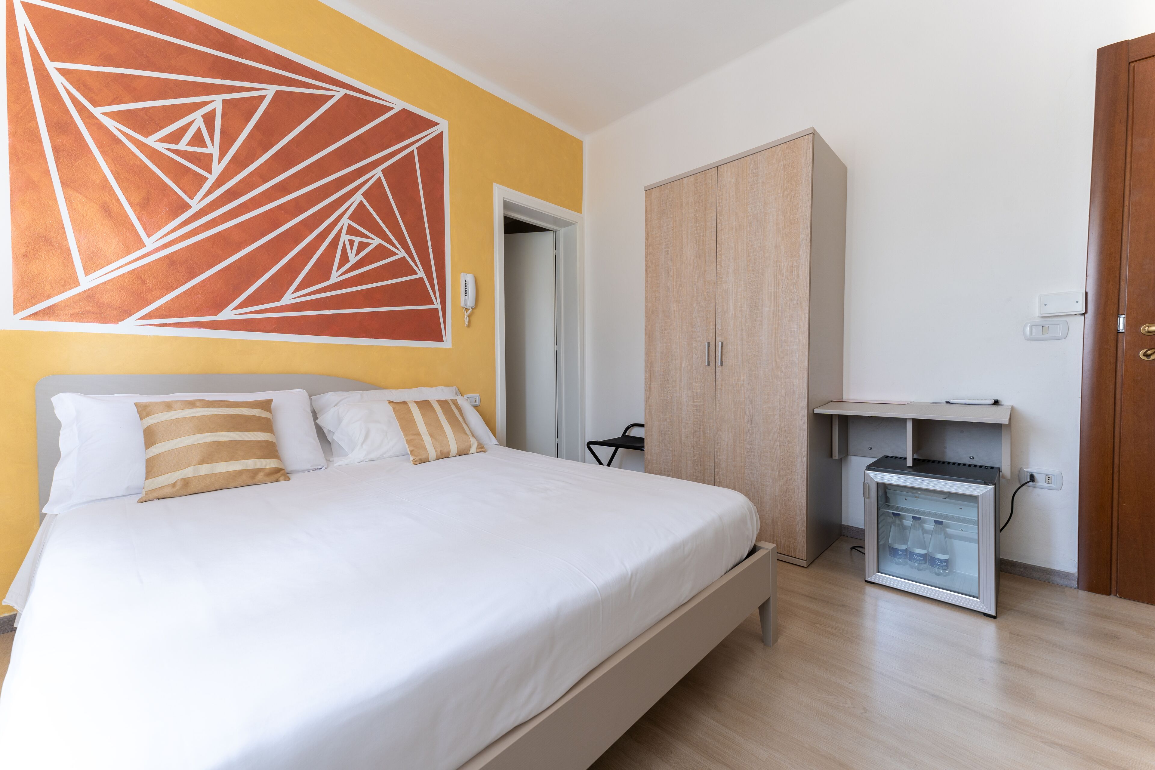 triple room | soundproofing, cots/infant beds, free wifi, bed sheets