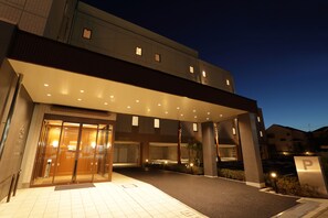 Front of property - evening/night