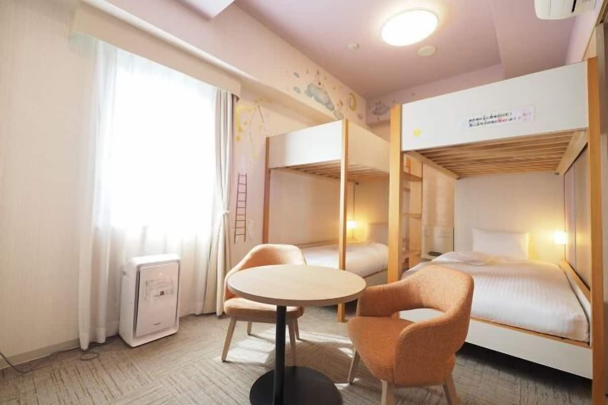 Duntäcken, värdeförvaringsskåp på rummet, gratis wi-fi och sängkläder