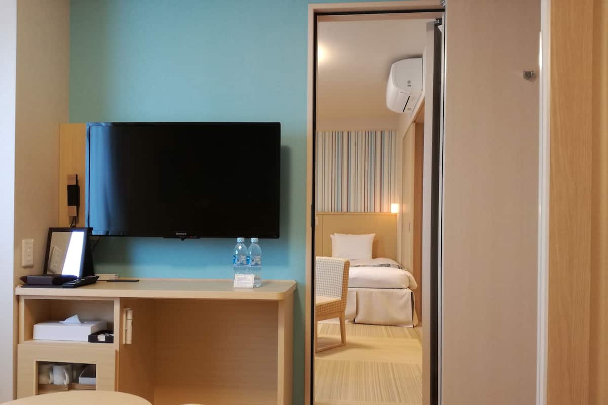 Connecting Room (2 Twin Rooms) 5~8 Guests