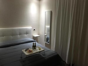 เครื่องนอนระดับพรีเมียม, โต๊ะทำงาน, ห้องเก็บเสียง, Wi-Fi ฟรี