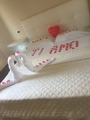 Double Room | Premium bedding, desk, soundproofing, free WiFi - Hotel Glem (Giugliano in Campania)