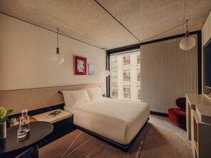 Executive Room | Egyptian cotton sheets, premium bedding, minibar, in-room safe - Aethos Hotel London Shoreditch (London)