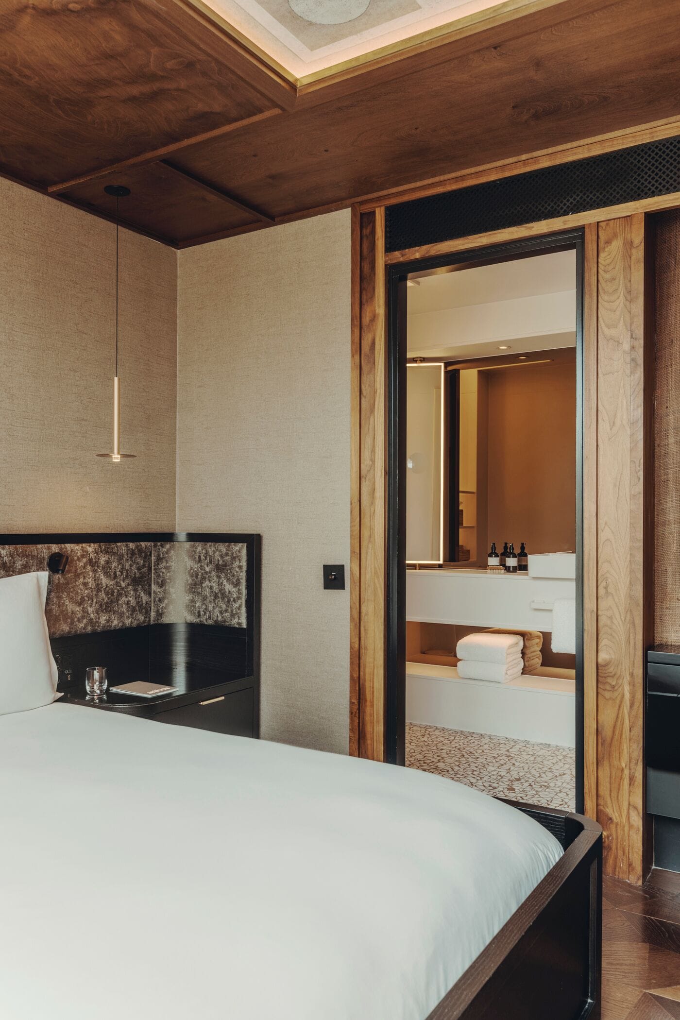 1 bedroom, egyptian cotton sheets, premium bedding, minibar