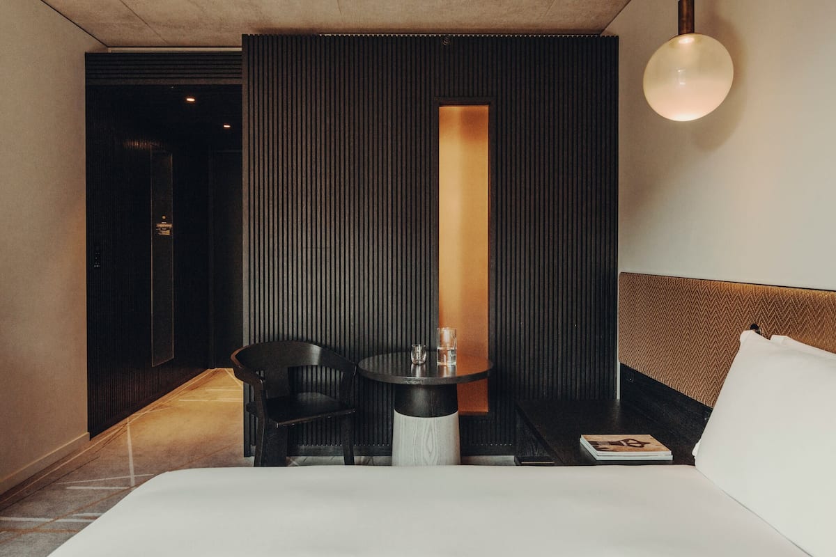 1 bedroom, Egyptian cotton sheets, premium bedding, minibar