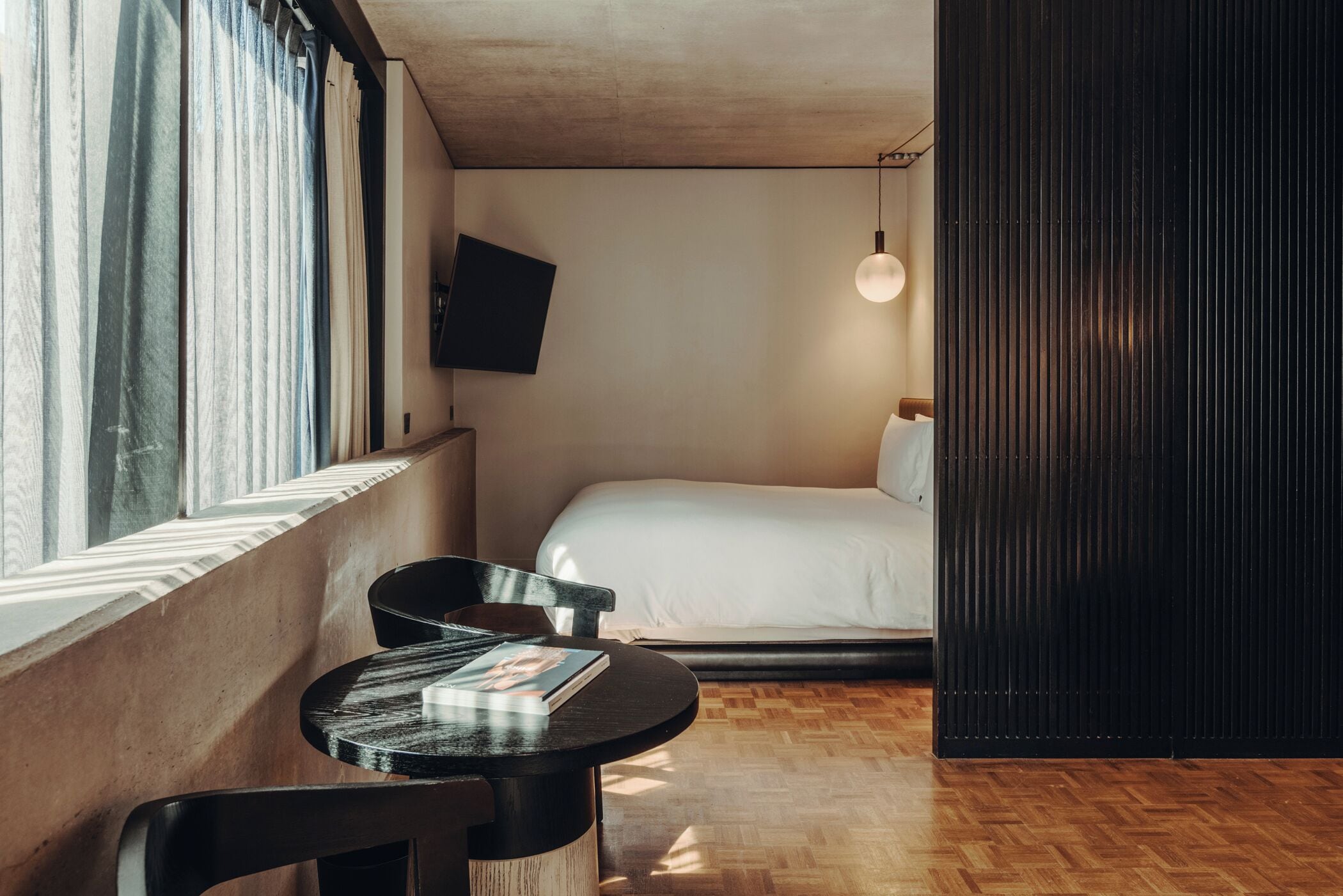 1 bedroom, egyptian cotton sheets, premium bedding, minibar