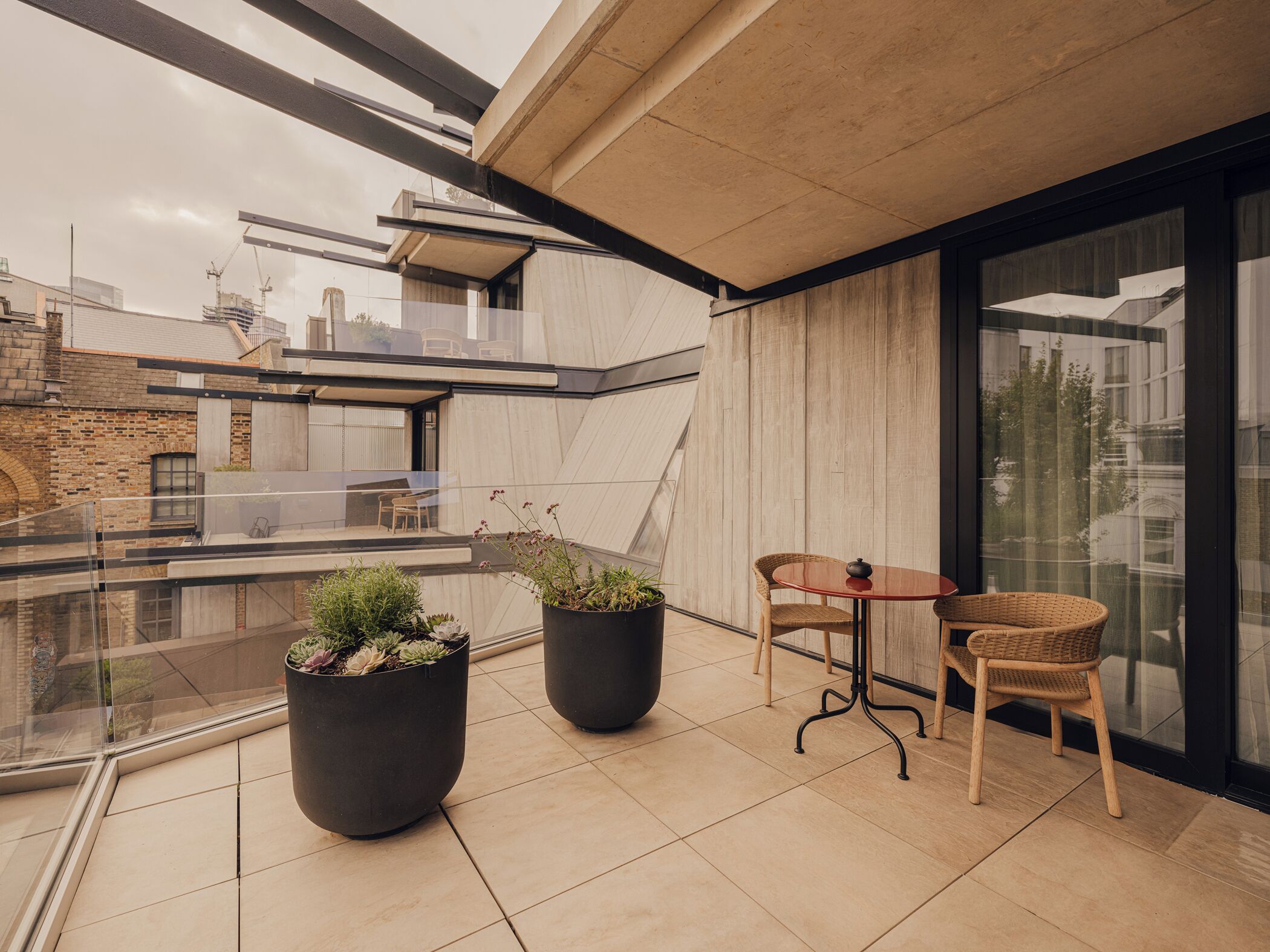 Suite de lujo, 1 cama de matrimonio grande, balcón, vistas a la ciudad (Utage Suite) | Sábanas de algodón egipcio, ropa de cama de alta calidad, minibar