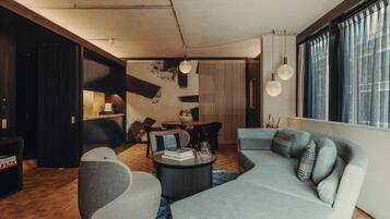 Televisión de pantalla plana de 55 pulgadas con canales digitales