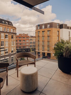 Aethos Panorama Suite | Egyptian cotton sheets, premium bedding, minibar, in-room safe -  Aethos London Shoreditch (London)