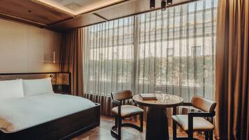 Egyptian cotton sheets, premium bedding, minibar, in-room safe