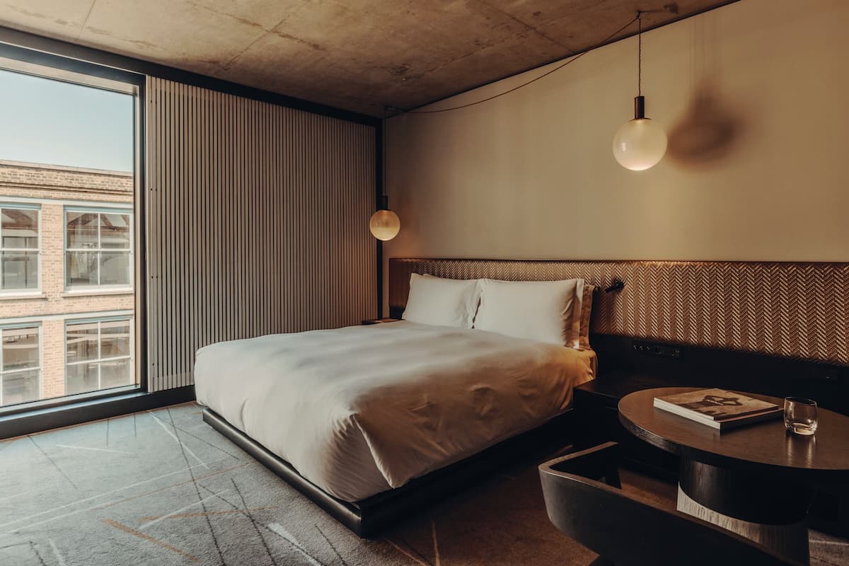 1 bedroom, Egyptian cotton sheets, premium bedding, minibar