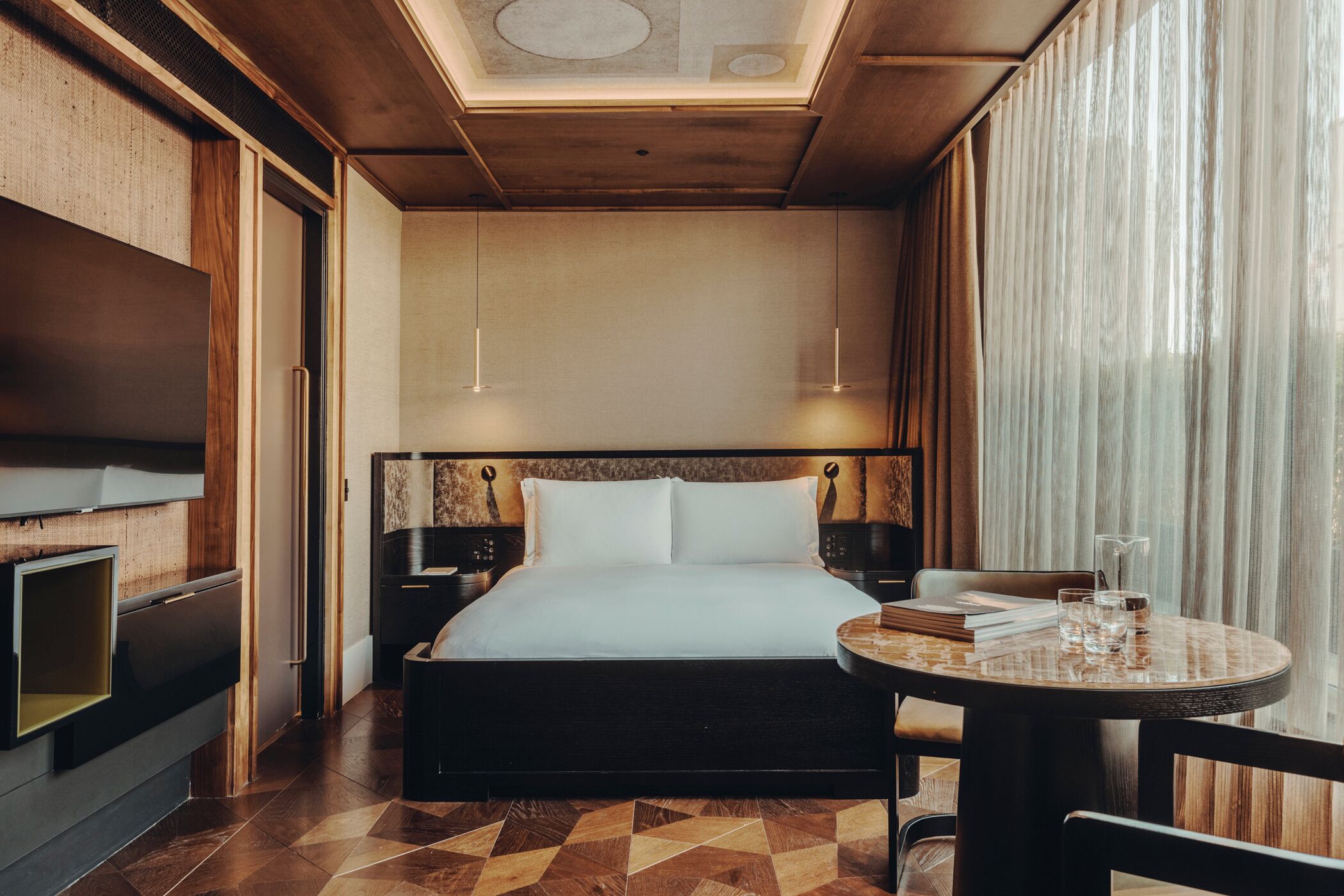 1 bedroom, egyptian cotton sheets, premium bedding, minibar